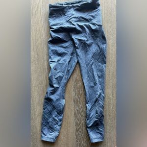 grey lululemon leggings with fun leg detail size 4